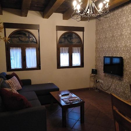 Apartamentos La Casa Del Grial Toledo Esterno foto