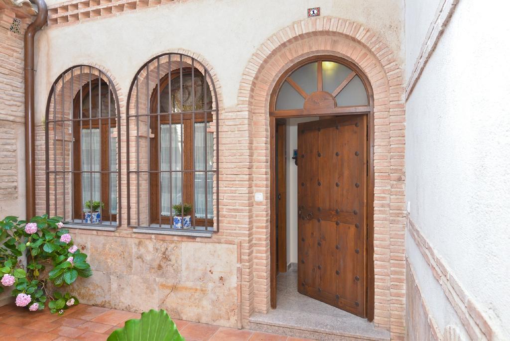 Apartamentos La Casa Del Grial Toledo Esterno foto