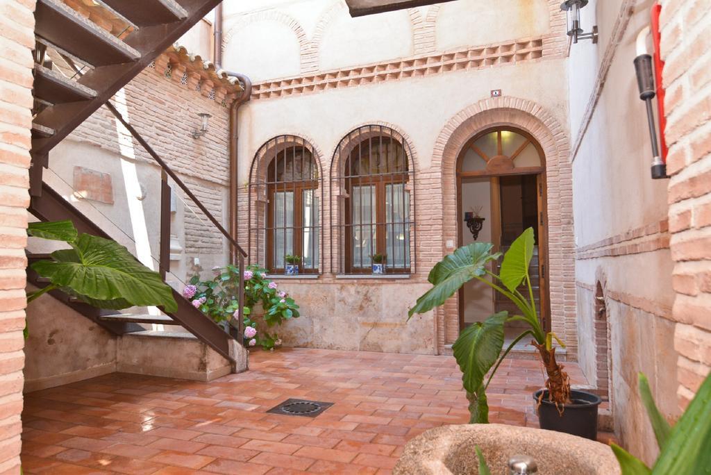 Apartamentos La Casa Del Grial Toledo Esterno foto