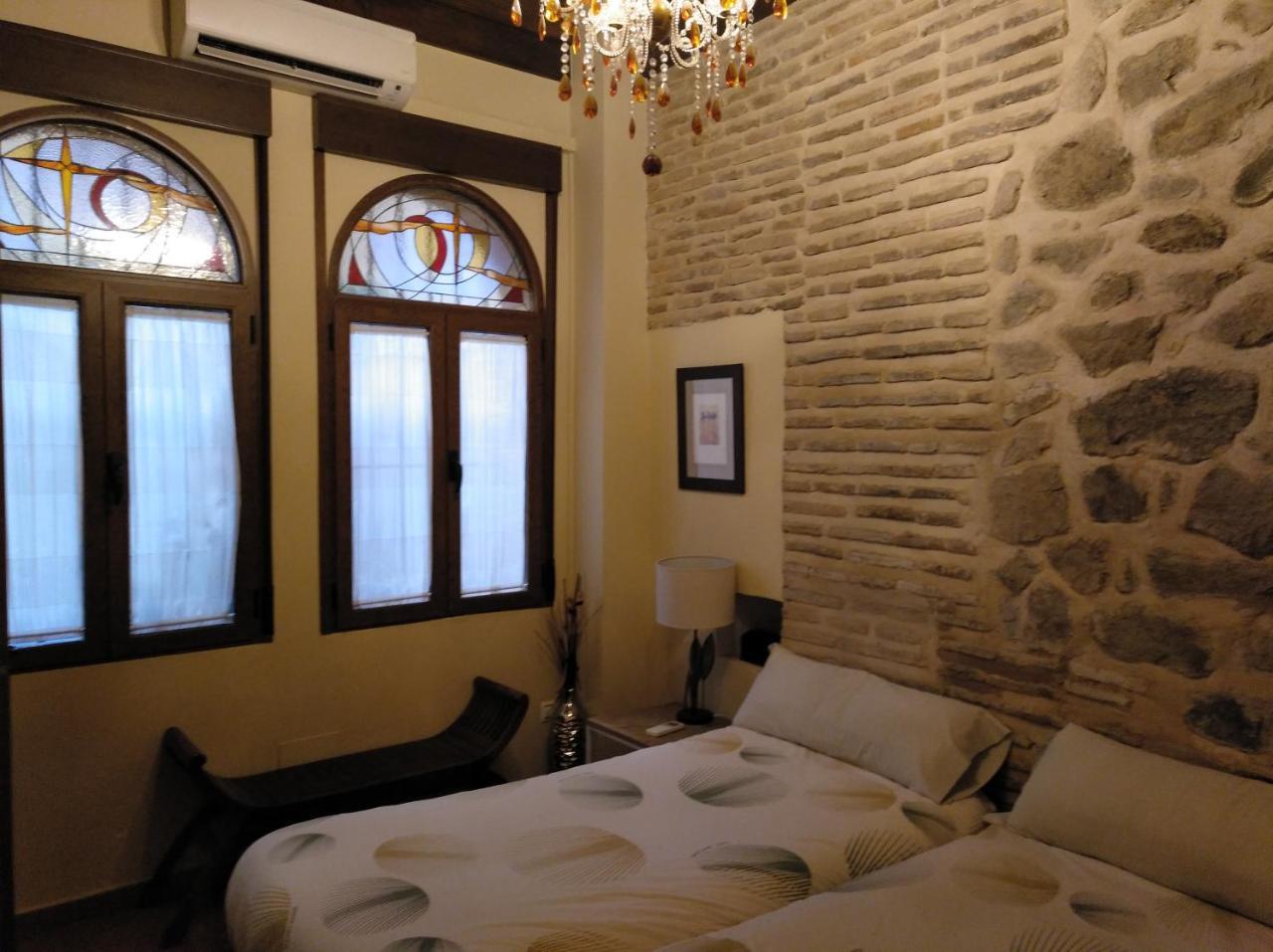 Apartamentos La Casa Del Grial Toledo Esterno foto