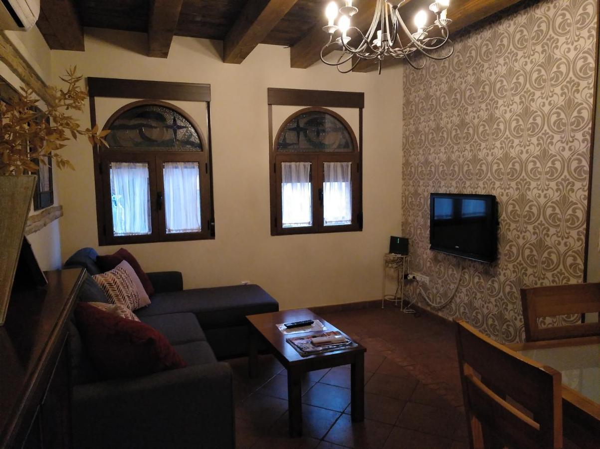 Apartamentos La Casa Del Grial Toledo Esterno foto